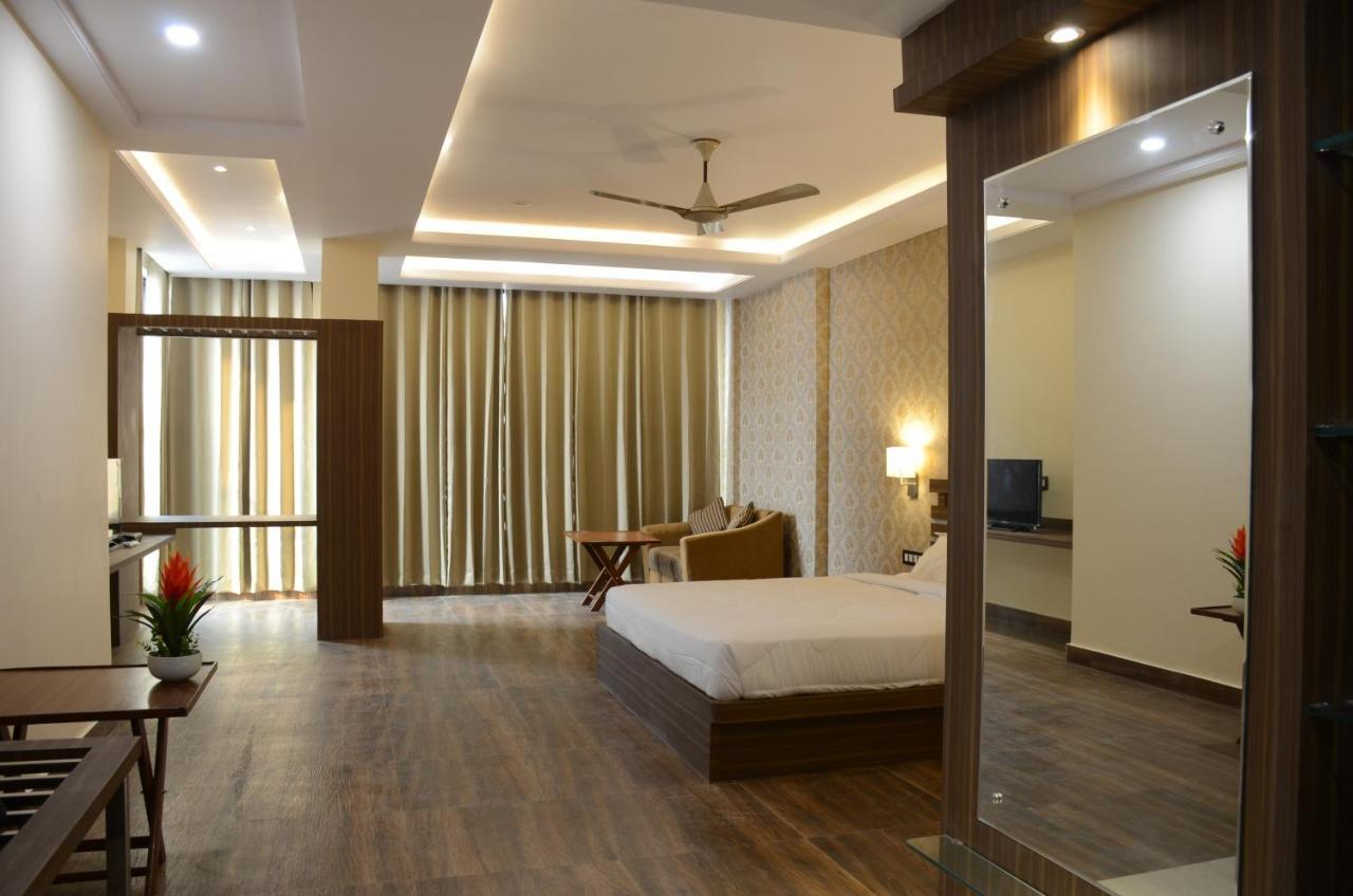 Hotel Puja Residency Waranasi Zewnętrze zdjęcie