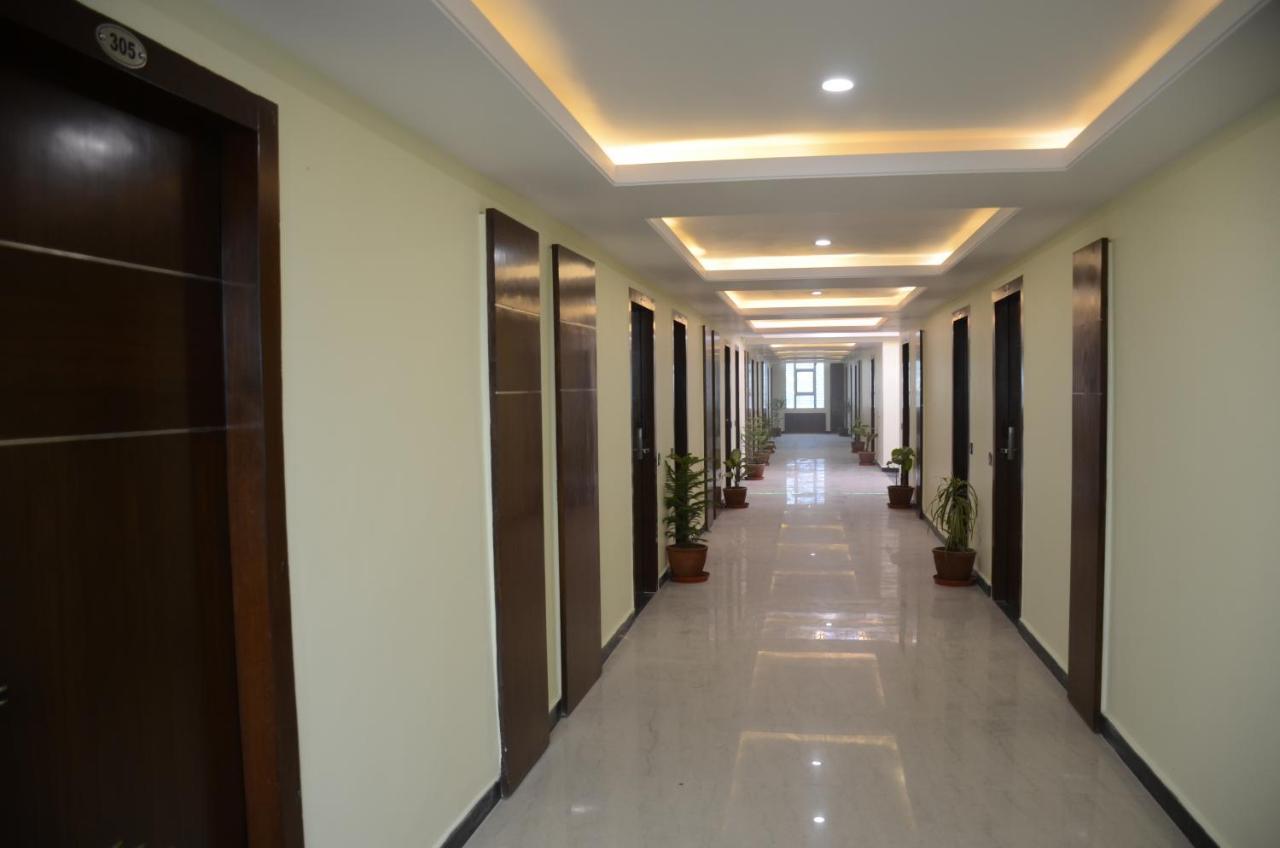 Hotel Puja Residency Waranasi Zewnętrze zdjęcie