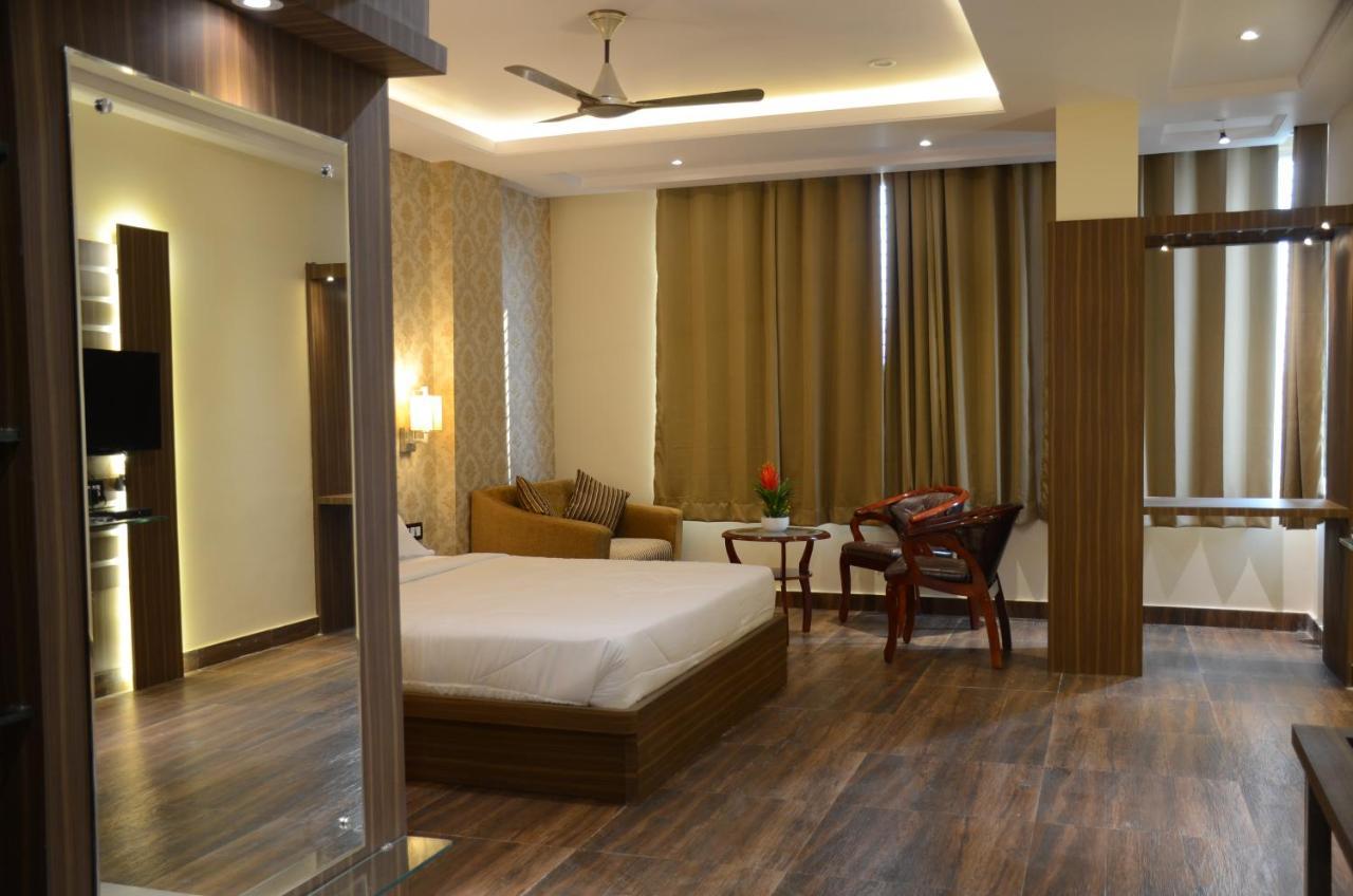 Hotel Puja Residency Waranasi Zewnętrze zdjęcie