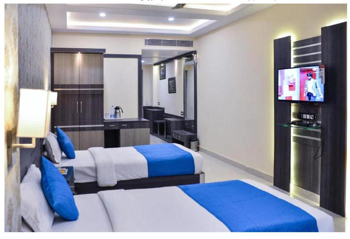 Hotel Puja Residency Waranasi Zewnętrze zdjęcie