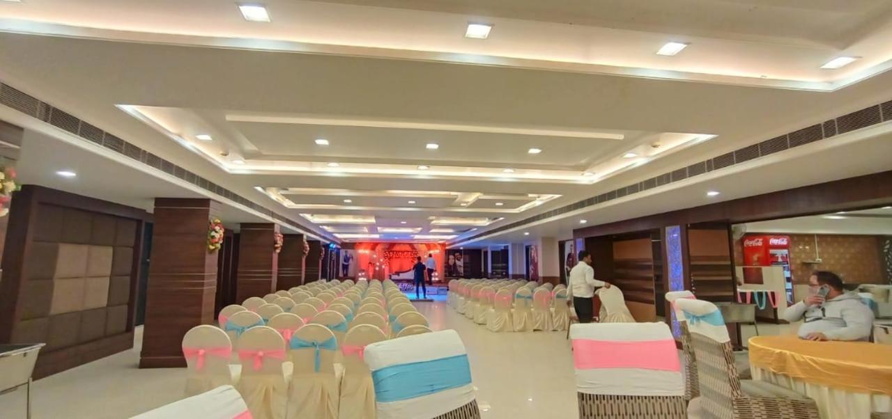 Hotel Puja Residency Waranasi Zewnętrze zdjęcie