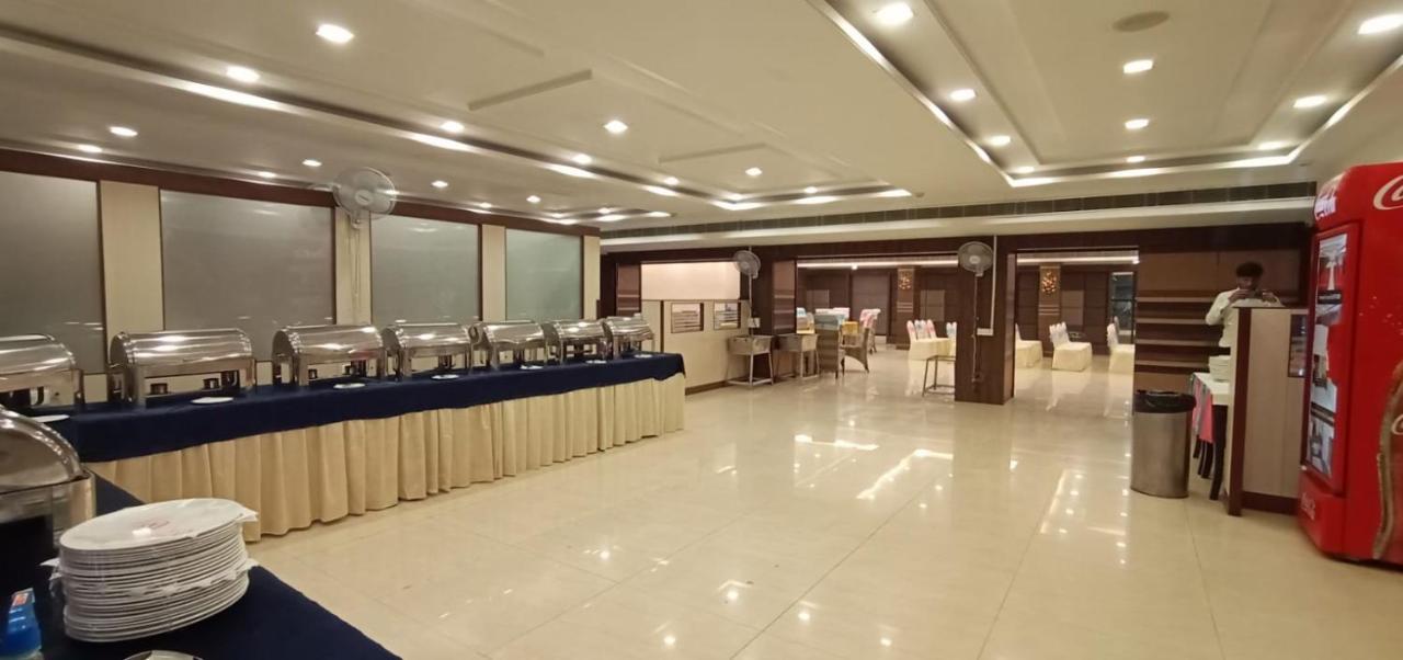Hotel Puja Residency Waranasi Zewnętrze zdjęcie