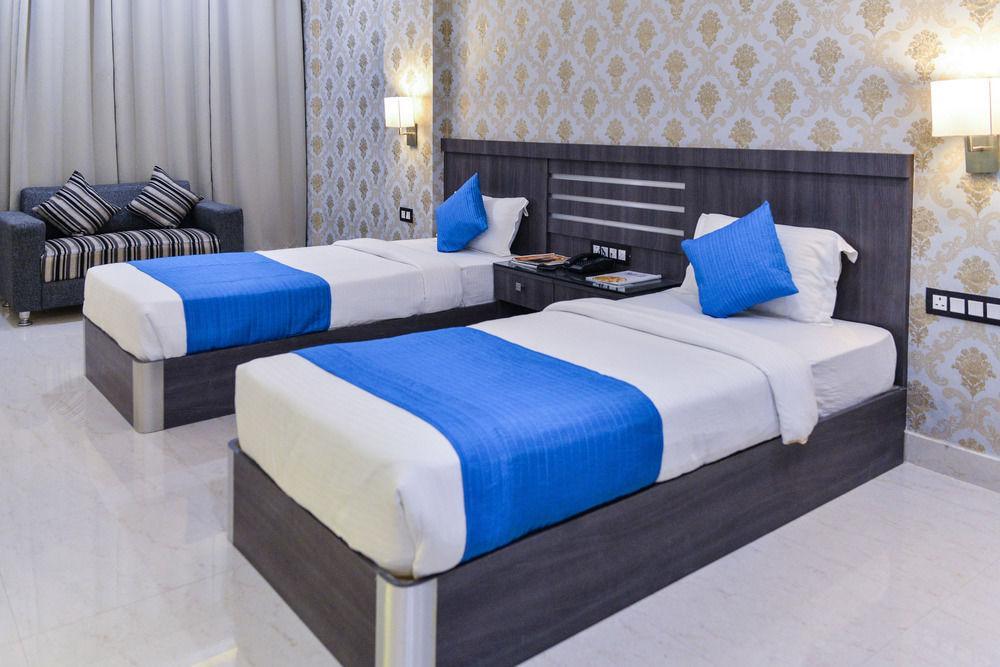 Hotel Puja Residency Waranasi Zewnętrze zdjęcie