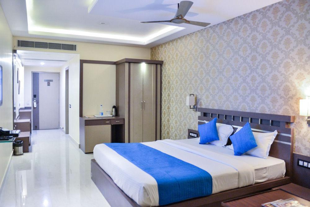 Hotel Puja Residency Waranasi Zewnętrze zdjęcie