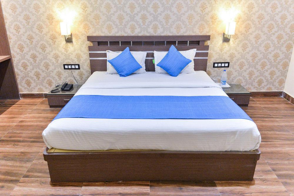 Hotel Puja Residency Waranasi Zewnętrze zdjęcie