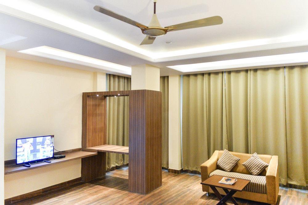 Hotel Puja Residency Waranasi Zewnętrze zdjęcie