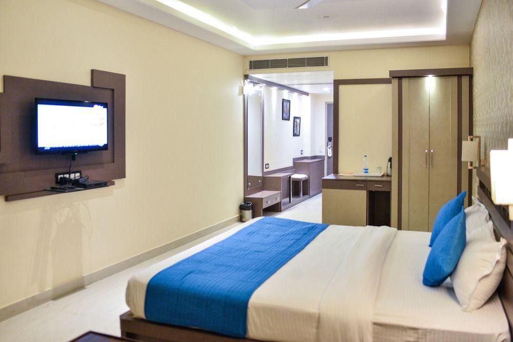 Hotel Puja Residency Waranasi Zewnętrze zdjęcie