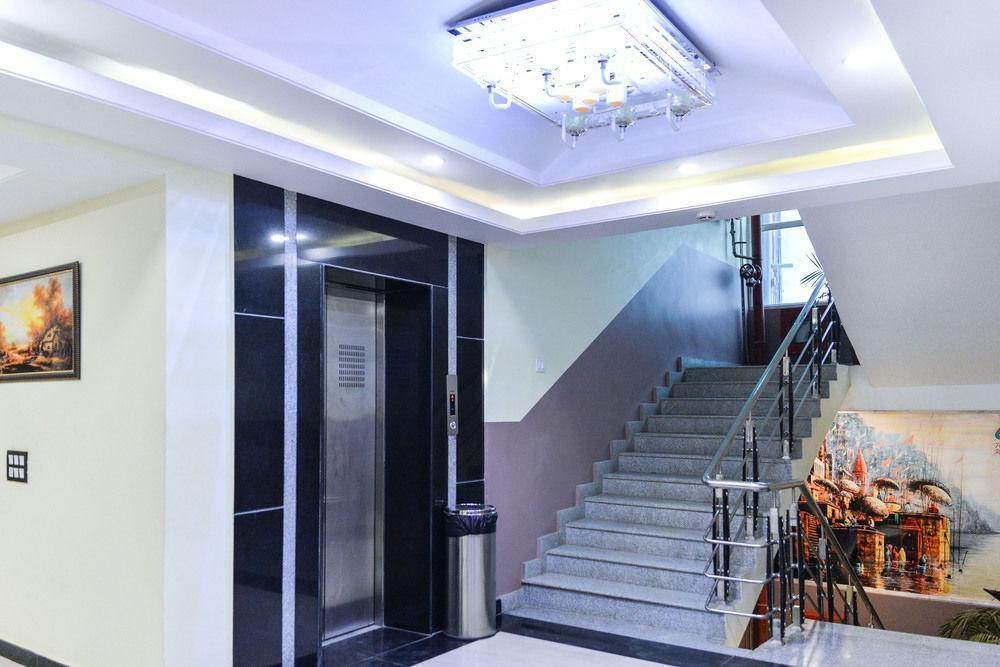 Hotel Puja Residency Waranasi Zewnętrze zdjęcie