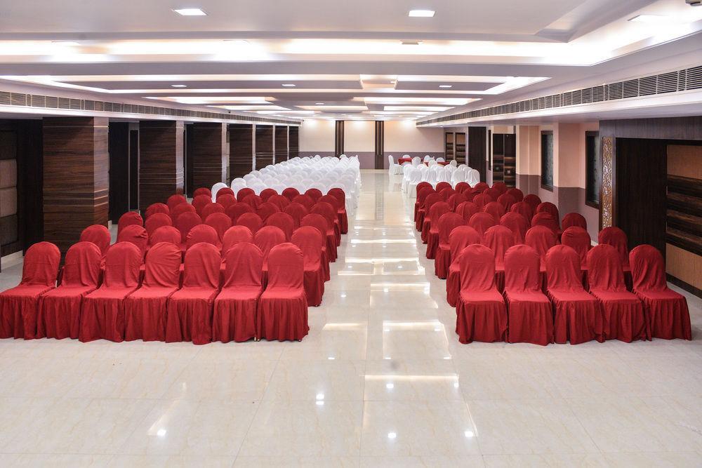 Hotel Puja Residency Waranasi Zewnętrze zdjęcie