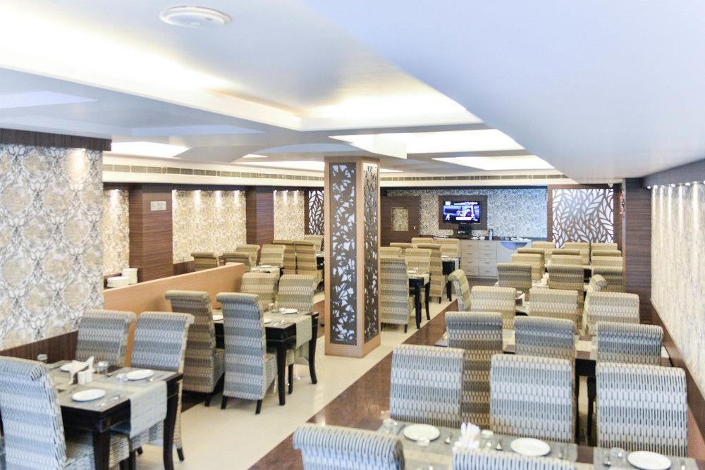 Hotel Puja Residency Waranasi Zewnętrze zdjęcie