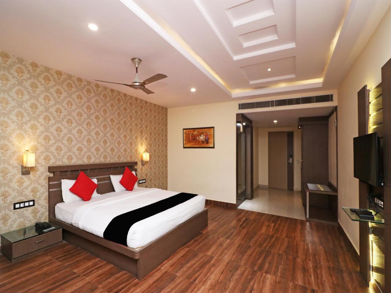 Hotel Puja Residency Waranasi Zewnętrze zdjęcie