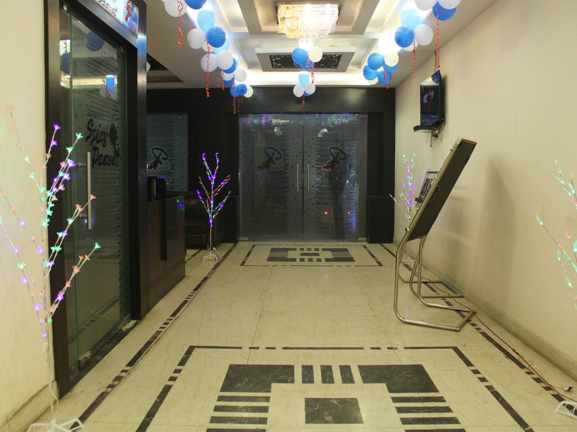Hotel Puja Residency Waranasi Zewnętrze zdjęcie