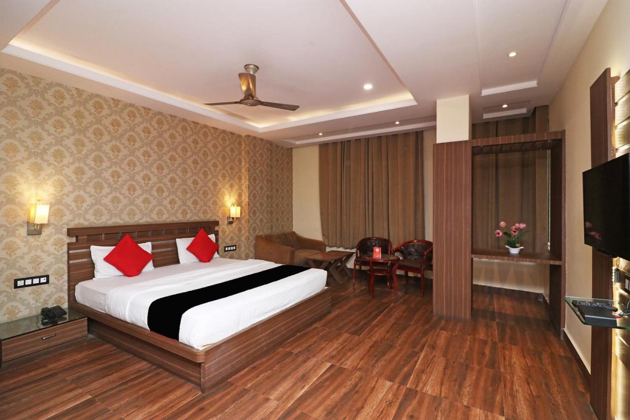Hotel Puja Residency Waranasi Zewnętrze zdjęcie