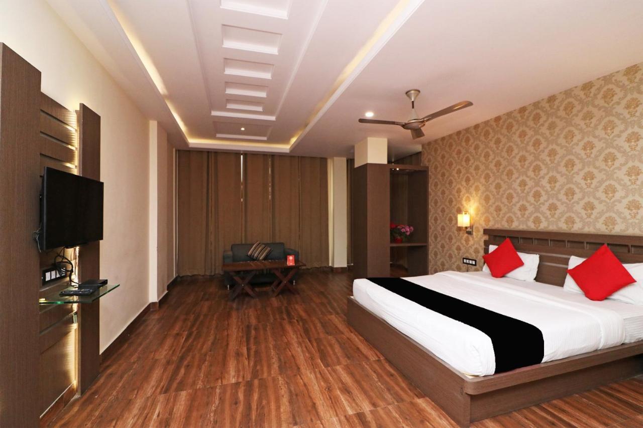 Hotel Puja Residency Waranasi Zewnętrze zdjęcie
