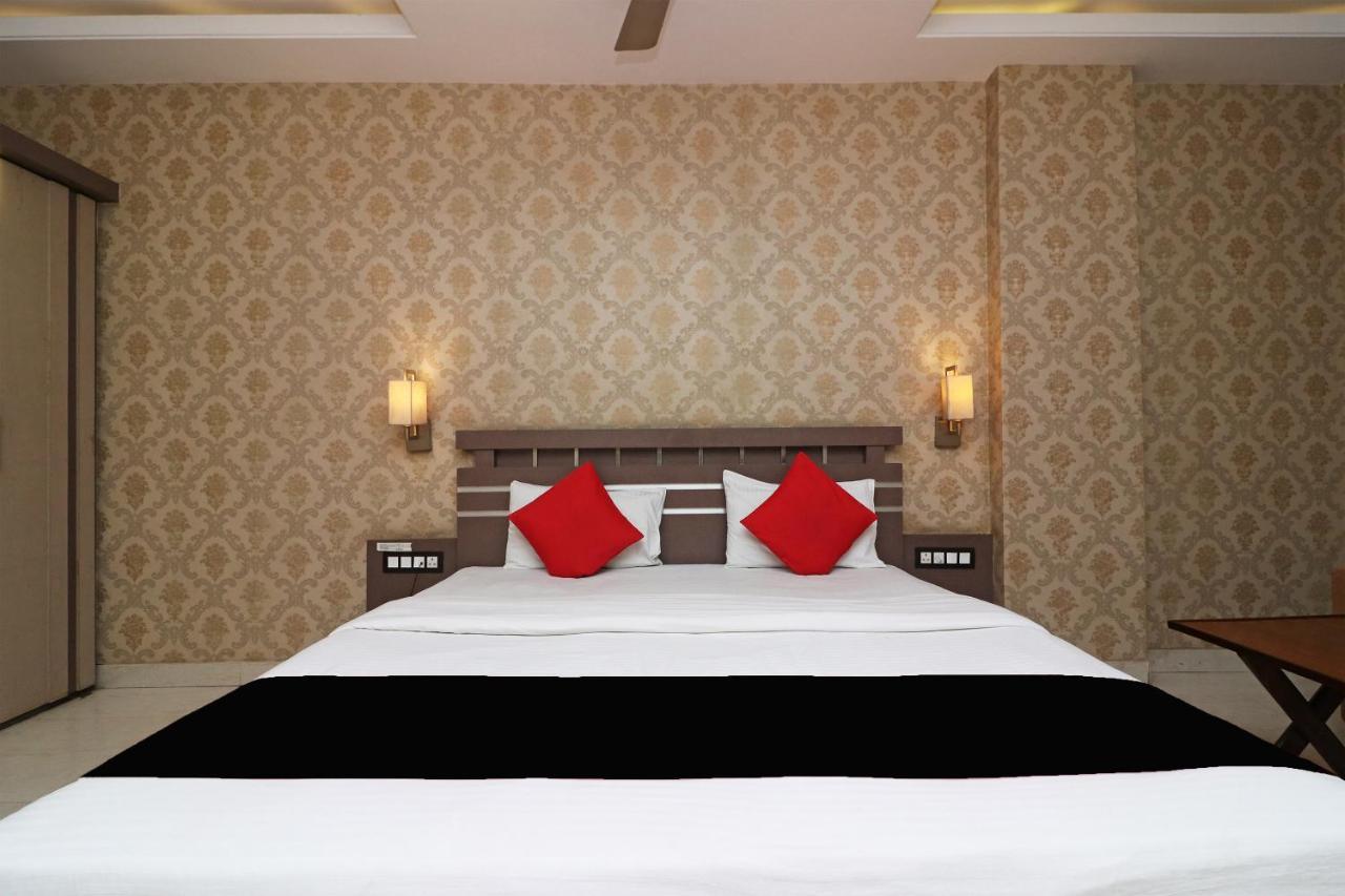 Hotel Puja Residency Waranasi Zewnętrze zdjęcie