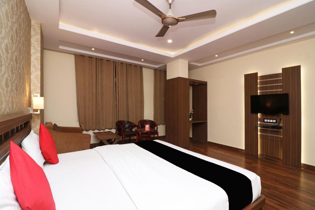 Hotel Puja Residency Waranasi Zewnętrze zdjęcie